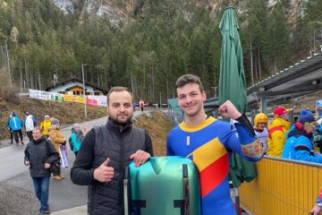 Antrenorul Ștefan Mușei alături de sportivul său