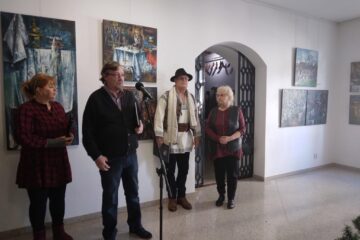 Lucrări ale pictorului ardelean Cornel Vana, expuse în Foaierul Muzeului de Istorie