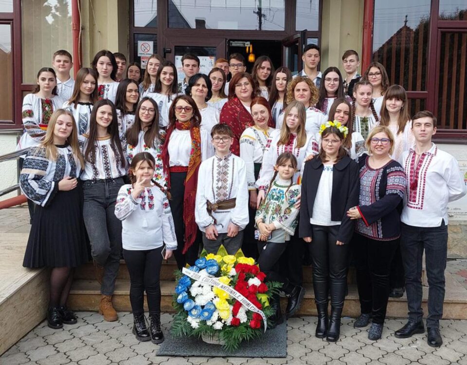Elevi și profesori ai Colegiului Tehnic Radauti implicați în acțiune de Ziua Națională a Culturii Elevi și profesori ai Colegiului Tehnic Radauti implicați în acțiune de Ziua Națională a Culturii