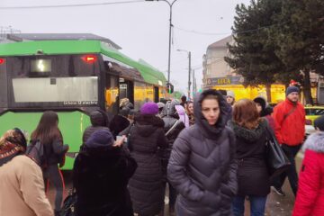 Primarul Sucevei a solicitat TPL să nu mai fracționeze călătoriile la stația Orizont, cauză a aglomerației din stație și din autobuze