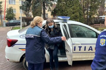 Vineri după-amiază, medicul oncolog a fost scos din arest și prezentat în fața unui magistrat de la Tribunalul Suceava
