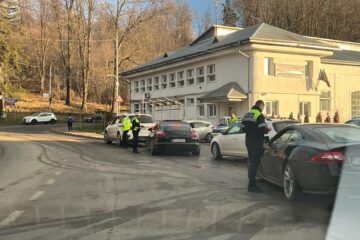Zeci de permise și certificate de înmatriculare, reținute de polițiști după o razie de proporții în trafic