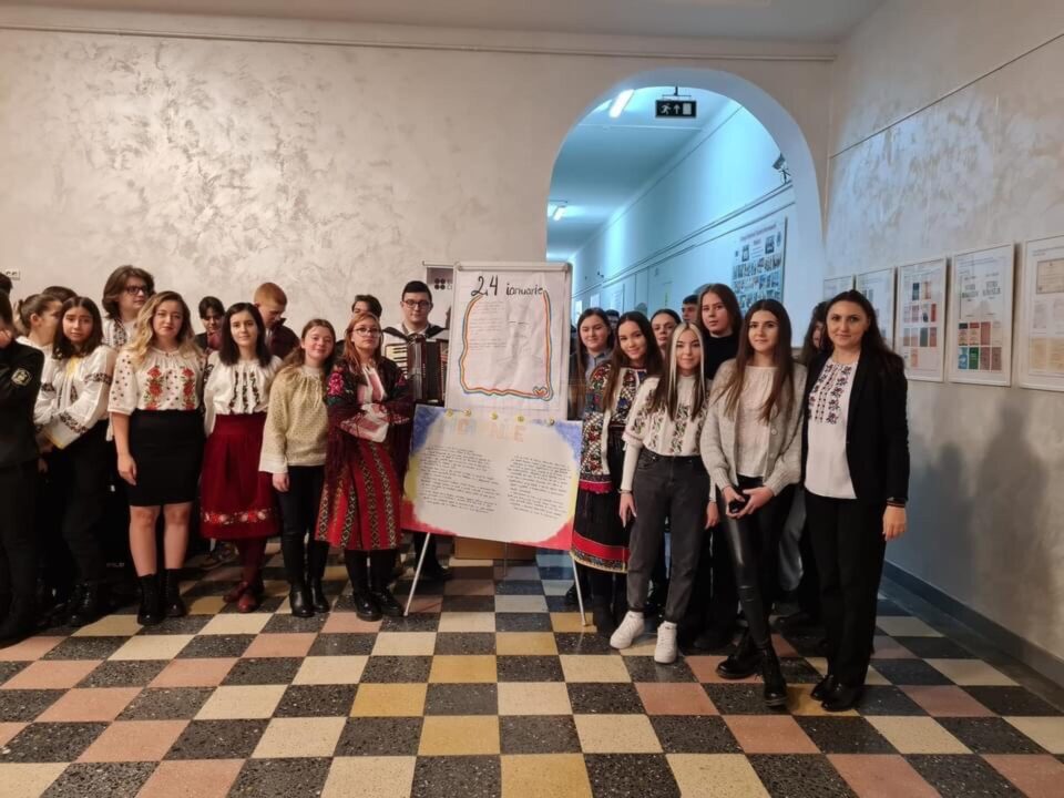 Unirea Principatelor Române a fost sărbătorită la Colegiul „E. Hurmuzachi” Rădăuți (9)