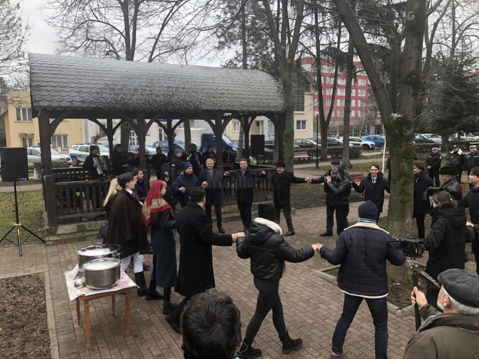 Unirea Principatelor Române, celebrată în centrul municipiului Rădăuți