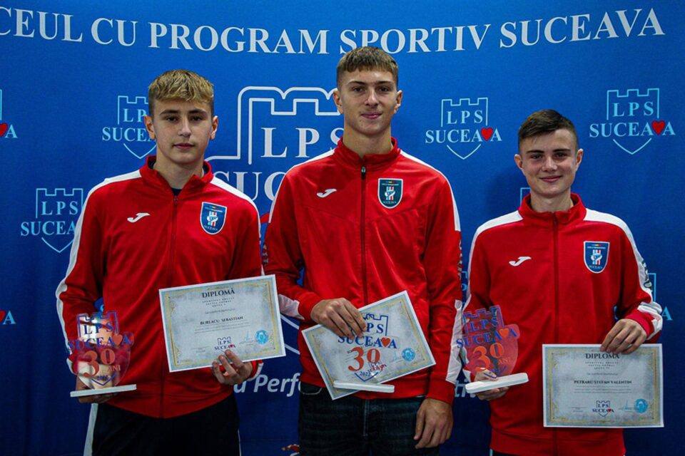 Cei mai buni sportivi ai secției de fotbal a LPS Suceava în 2022, Sebastian Burlacu, Alexandru Ionescu și Ștefan Petraru Cei mai buni sportivi ai secției de fotbal a LPS Suceava în 2022, Sebastian Burlacu, Alexandru Ionescu și Ștefan Petraru