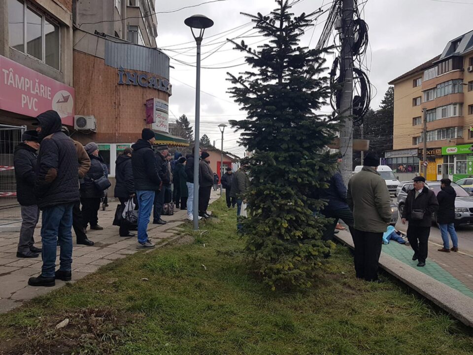 Bărbatul decedat pe trotuar
