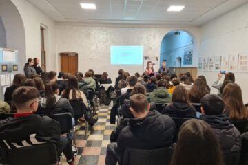 Elevii din Rădăuți au comemorat Holocaustul