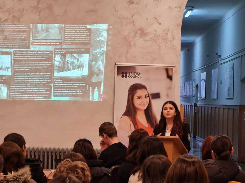 Elevii din Rădăuți au comemorat Holocaustul