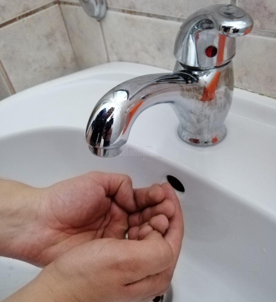 Probleme la furnizarea apei potabile în Rădăuți și Măneuți, din cauza unei avarii la rețeaua ACET Probleme la furnizarea apei potabile în Rădăuți și Măneuți, din cauza unei avarii la rețeaua ACET