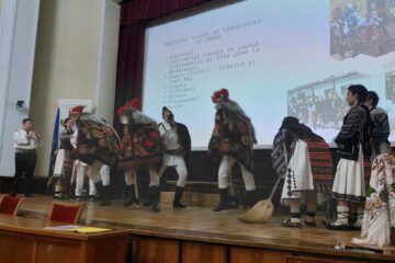 Liceeni din Prundu Bârgăului, oaspeți ai Colegiului Militar Câmpulung FOTO Larisa Dăscălescu, Matei Trofin