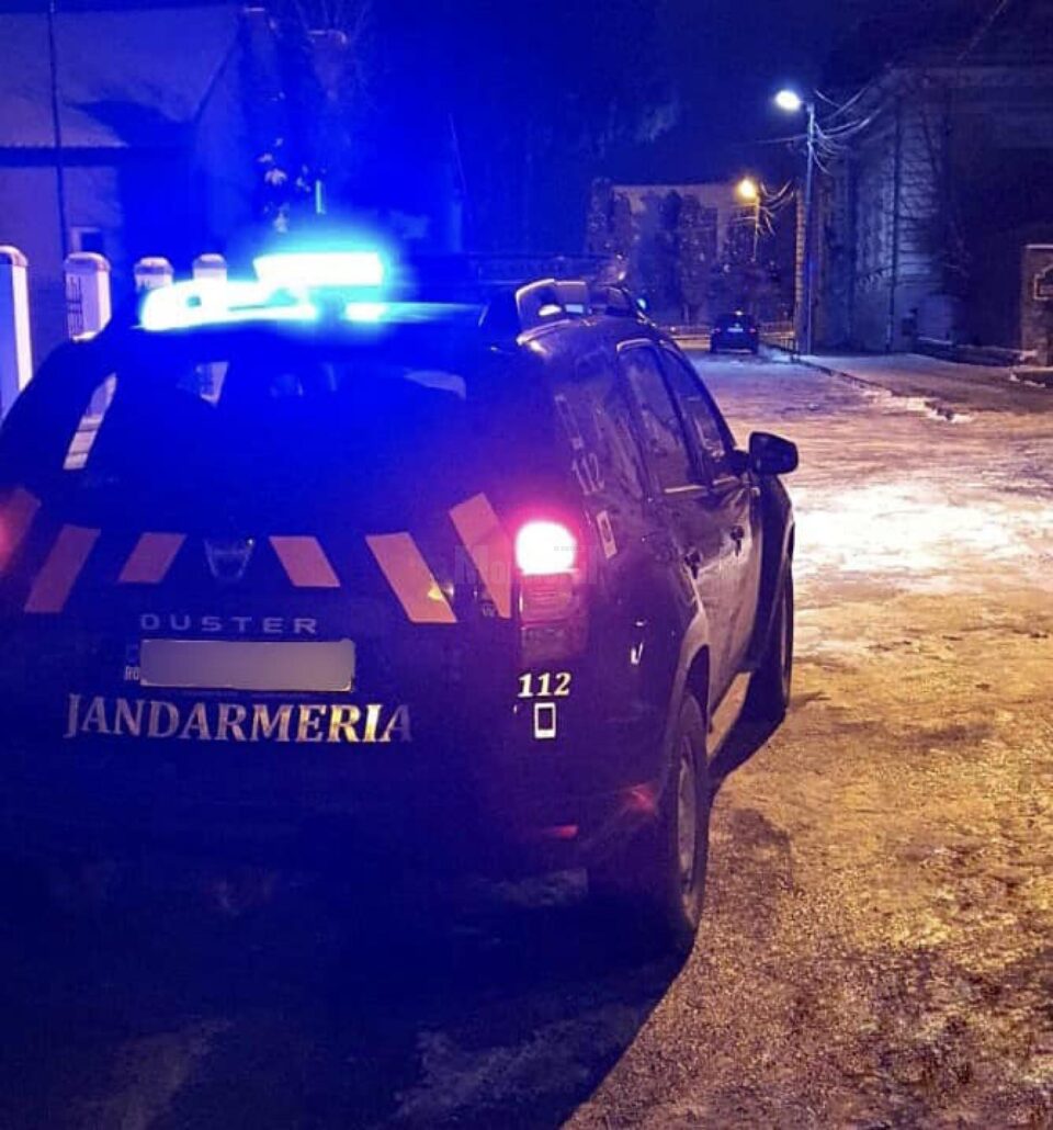 Bătăuș înarmat cu o bâtă, prins de jandarmi după ce a lăsat lat un tânăr