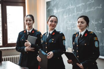 Liceeni din Prundu Bârgăului, oaspeți ai Colegiului Militar Câmpulung FOTO Larisa Dăscălescu, Matei Trofin