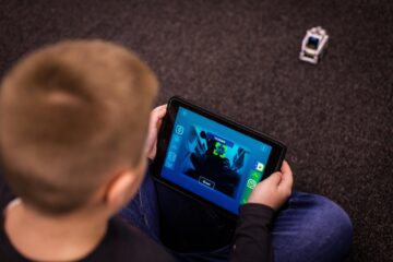 Masterand în științe economice la Cluj, revine în jud Suceava pentru a prelua o franciză în domeniul IT
