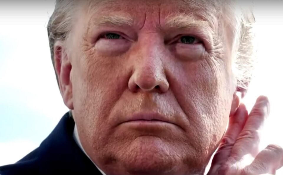 Limbajul nonverbal la Donald Trump – arta tragerii de timp și a evitării