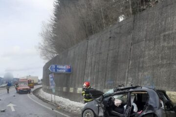 Impact fatal pentru femeia care conducea autoturismul