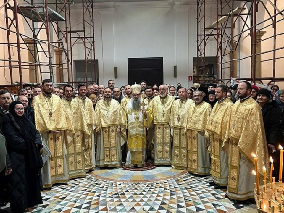 Sfinții Trei Ierarhi cinstiți de românii din Italia Foto Ziarul Lumina