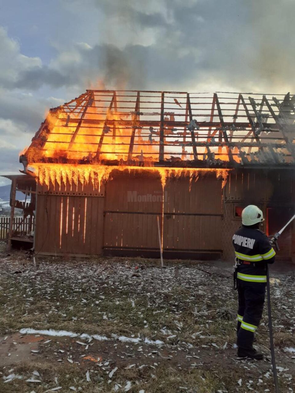 Incendiu depozit furaje Vicovu de Sus