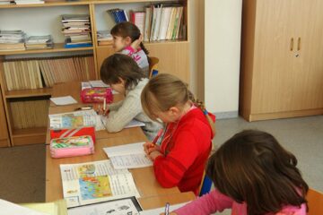 Elevii vor reveni la cursuri pe 13 februarie
