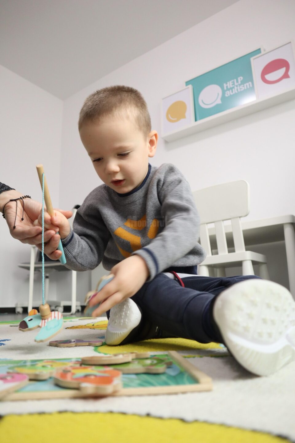 HELP Autism Suceava copil terapie