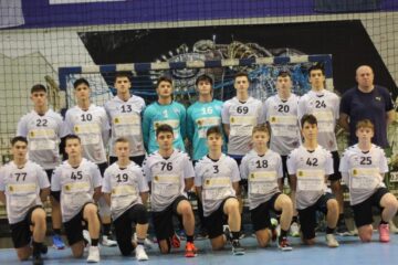 CSU din Suceava a jucat finala turneului pentru juniori din Ardeal. Foto handbalmania.ro