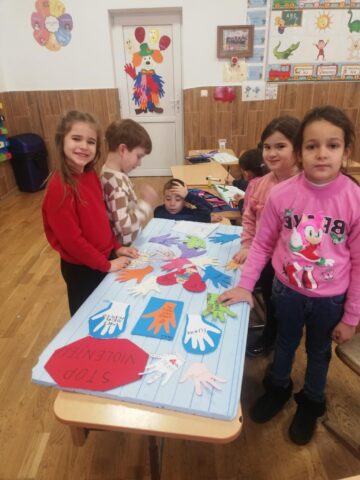 Activități creative desfășurate de elevii Școlii Gimnaziale Nr. 1 Vicovu de Sus, în cadrul Campaniei RESPECT