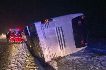 Autocarul răsturnat