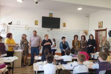 13 masteranzi francezi vor face stagii de practică pedagogică în 11 instituții de învățământ din Suceava și împrejurimi