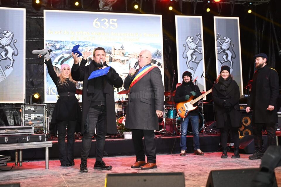 Horia Brenciu și HB Band au primit o diplomă de excelență și medalia aniversară emisă la 635 de ani de atestare documentară a Sucevei 2