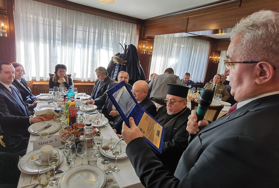 Medalii și diplome aniversare, oferite de municipalitate la 635 de ani de atestare documentară a Sucevei