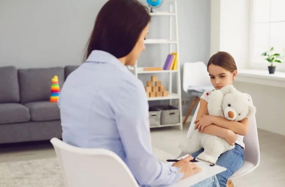 Copiii pot beneficia, gratuit, de ședințe de consiliere psihologică