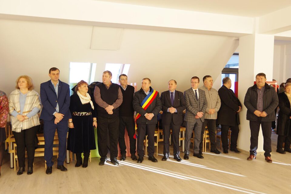 Primarul Tomiță Onisii a spus ca noua grădiniță este cea mai importantă investiție realizată în Liteni, în ultimii 50 de ani, în domeniul educației