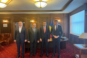 Președintele CJ Suceava, Gheorghe Flutur, prezent la semnarea contractului pentru autostrada Bacău - Pașcani