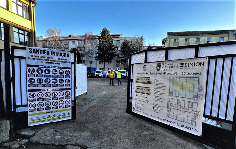 Mobilizare exemplară a firmei Simion Tehnoconstruct pentru a începe în forță noua investiție a municipalității sucevene - sala de sport