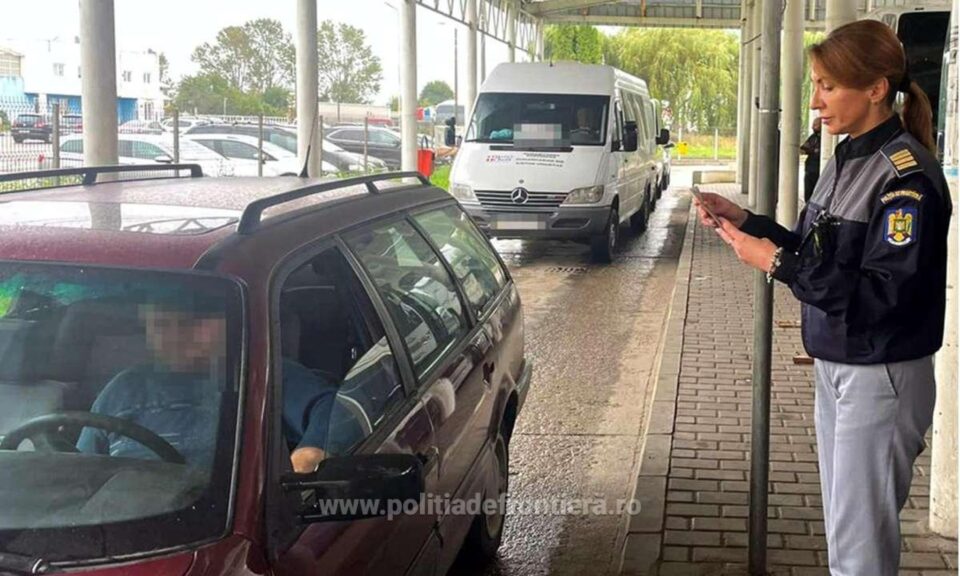 Mașină radiată din circulație încă de anul trecut, depistată în PTF Siret