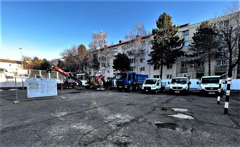 Mobilizare exemplară a firmei Simion Tehnoconstruct pentru a începe în forță noua investiție a municipalității sucevene - sala de sport