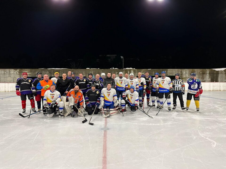 Viceprimarul Lucian Harșovschi a dat startul competiției care se desfășoară de vineri seara până duminică dimineață pe Patinoarul Artificial Areni 2