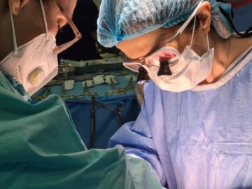 Echipele implicate atât în prelevarea, cât și în transplantarea organelor