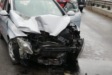 Două persoane au ajuns la spital în urma accidentului de la Ilișești