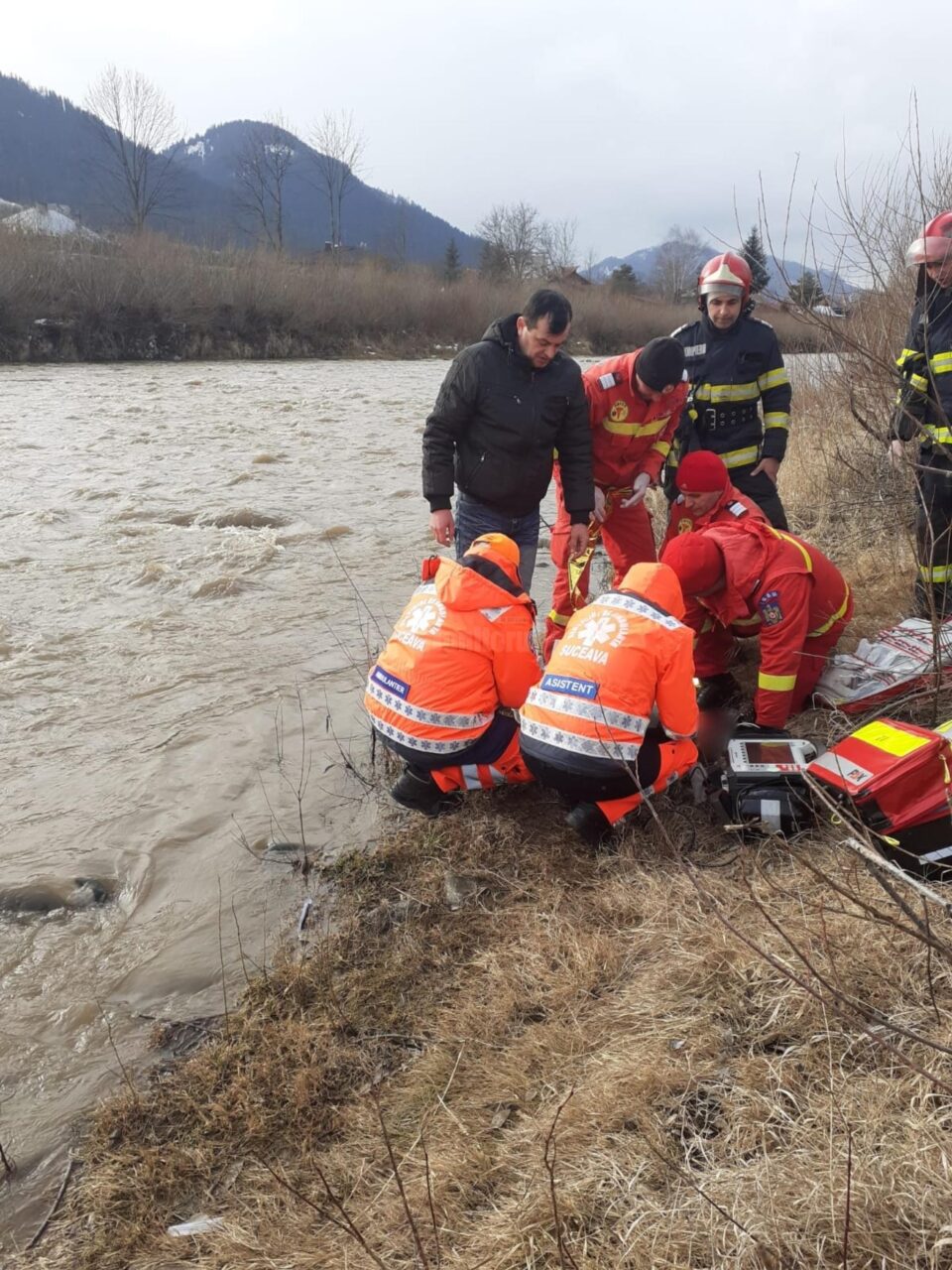 Fetița a fost găsită la o distanță de 3 kilometri de locul în care a căzut în apă