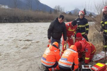Fetița a fost găsită la o distanță de 3 kilometri de locul în care a căzut în apă