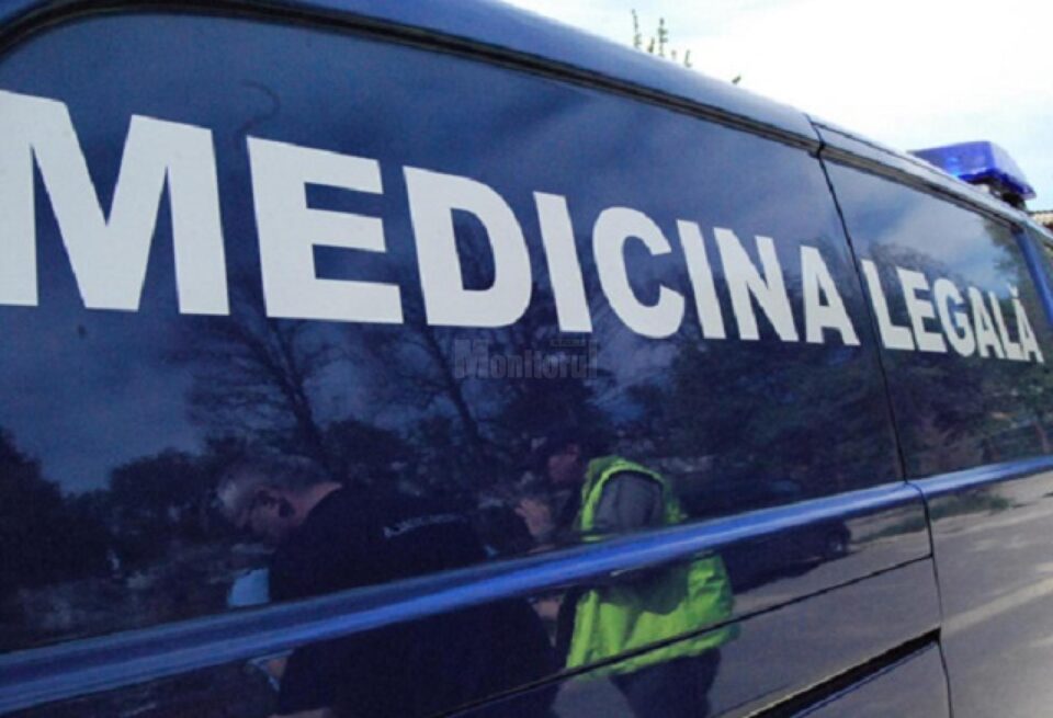 Bărbatul a murit la 45-50 de metri de casa în care locuia