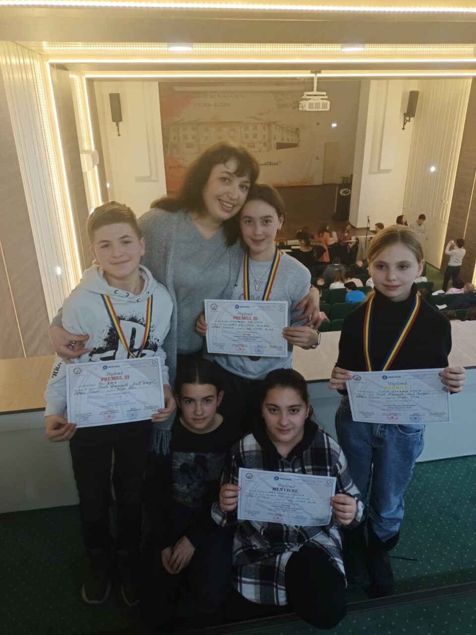 Elevi premiați