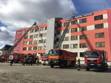 Exercițiu ISU cu simulare de cutremur la Spitalul Municipal Fălticeni