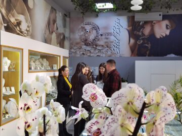Premii valoroase oferite de Stil Biju la tombola de la Târgul de Nunți