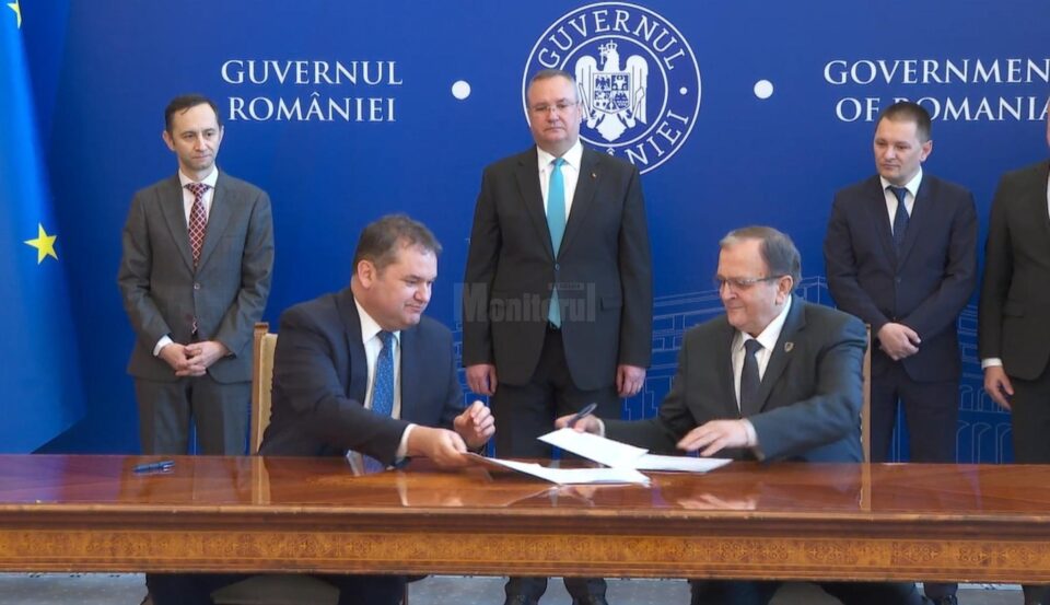Gheorghe Flutur a semnat proiectul pentru cosntrucția a 200 de kilometri de piste de bicicletă în prezența premierului Nicolae Ciucă Gheorghe Flutur a semnat proiectul pentru cosntrucția a 200 de kilometri de piste de bicicletă în prezența premierului Nicolae Ciucă