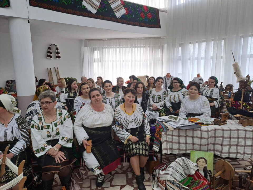 Simpozionul „Armonie prin joc și cânt, port și cuvânt”, ediția a XI-a, la Cajvana