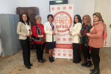 Larisa Blanari alături de colegele din organizațiile locale de femei din PSD