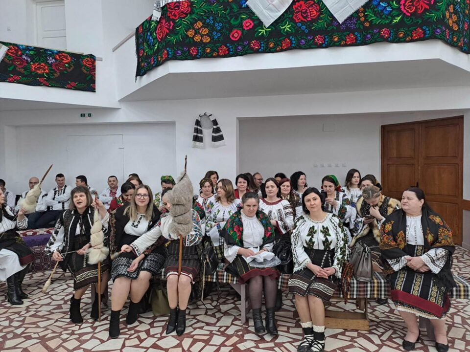 Simpozionul „Armonie prin joc și cânt, port și cuvânt”, ediția a XI-a, la Cajvana