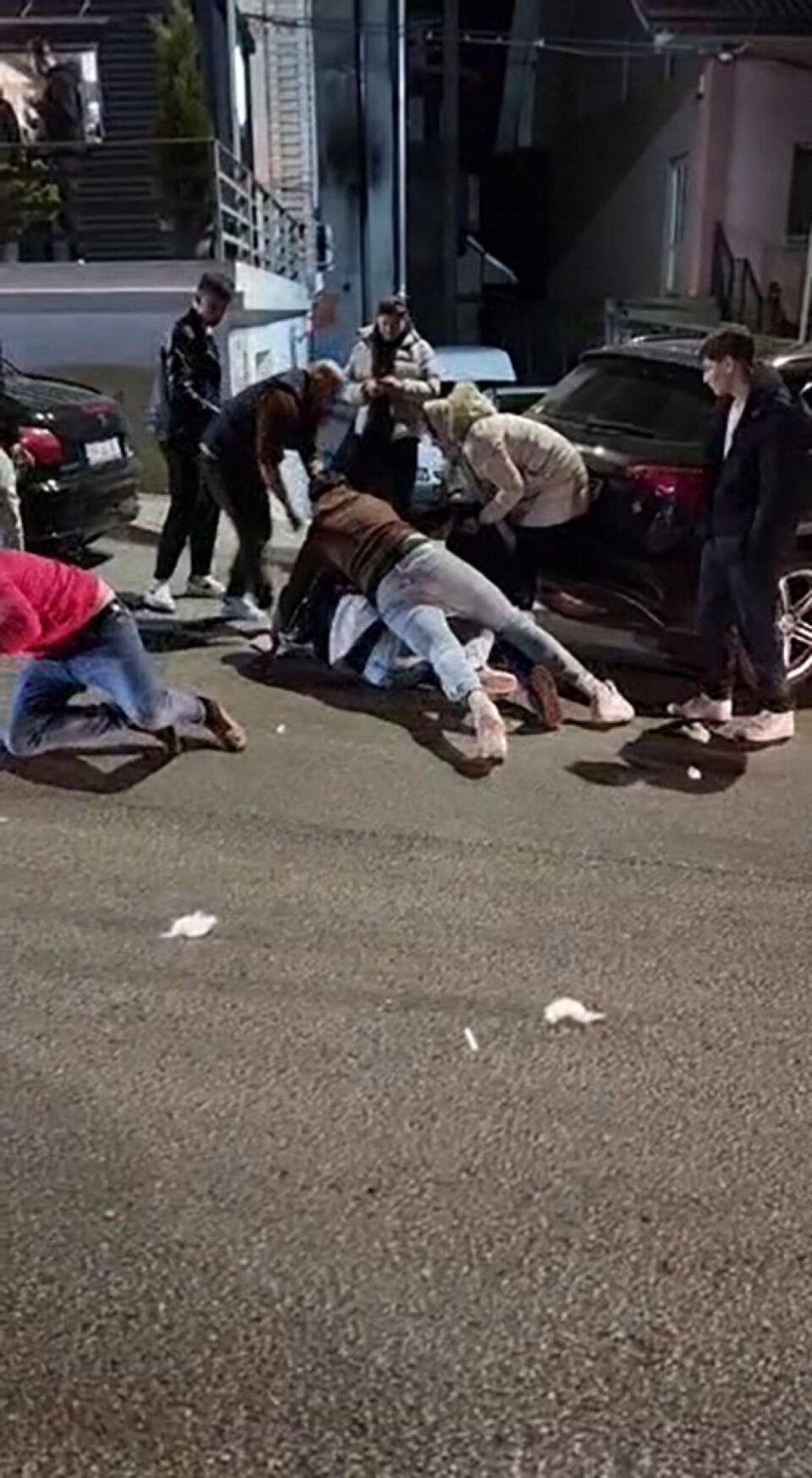 Bătaie în stradă la Cajvana