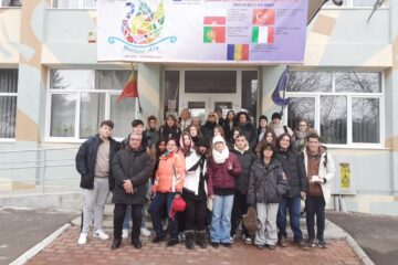 Elevi și cadre didactice din patru țări, în vizită la Colegiul de Artă, în cadrul unui proiect Erasmus+